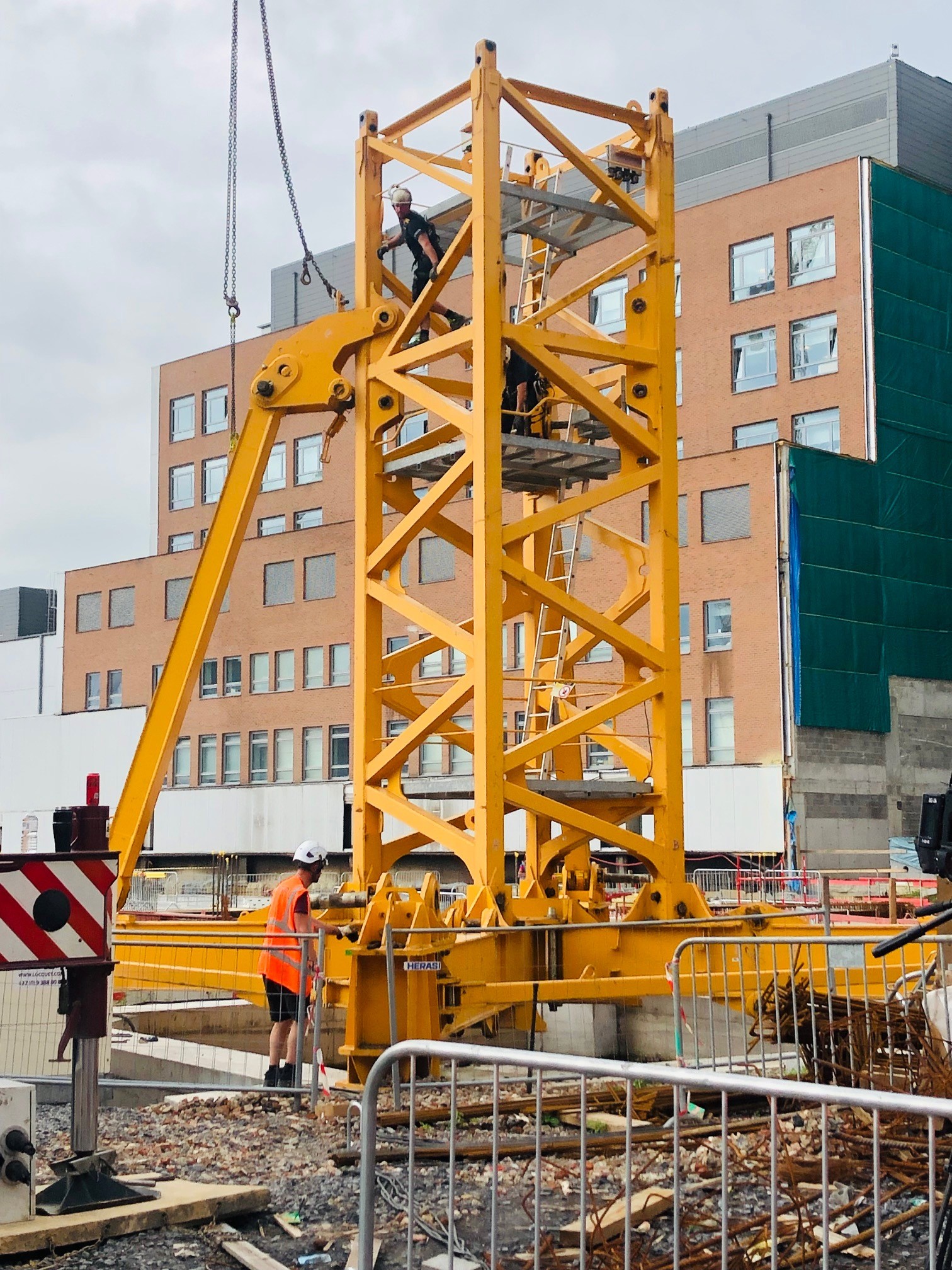 Démontage de la grue effondrée sur le site Union