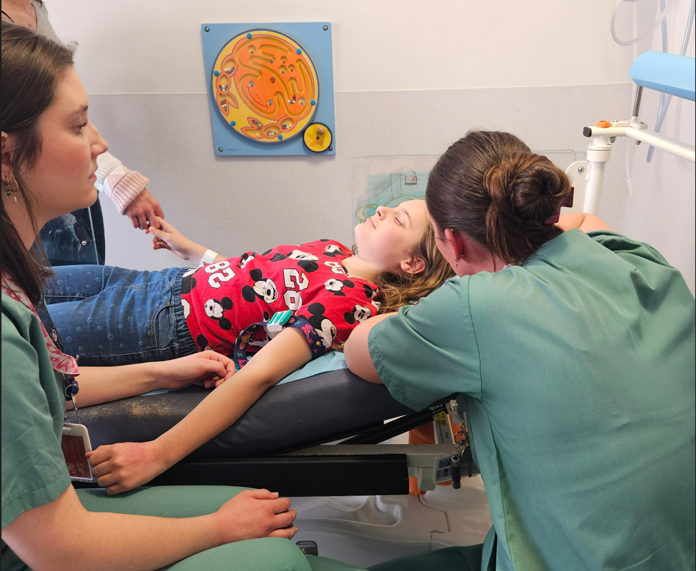 L’hypnose pour détendre les enfants aux urgences du CHwapi 1
