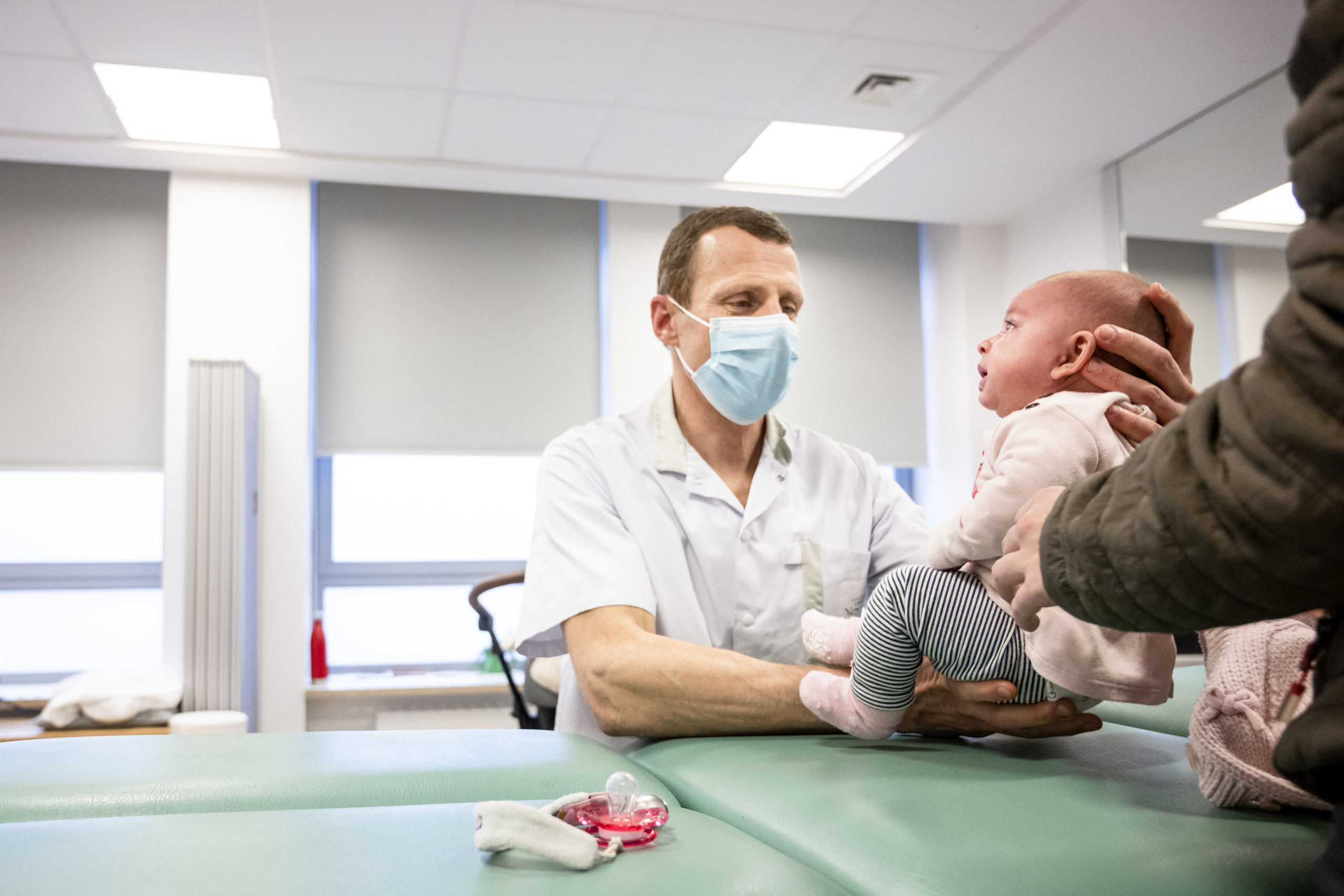 L’ostéopathie, pour favoriser le bien-être des bébés et des mamans à Tournai 9