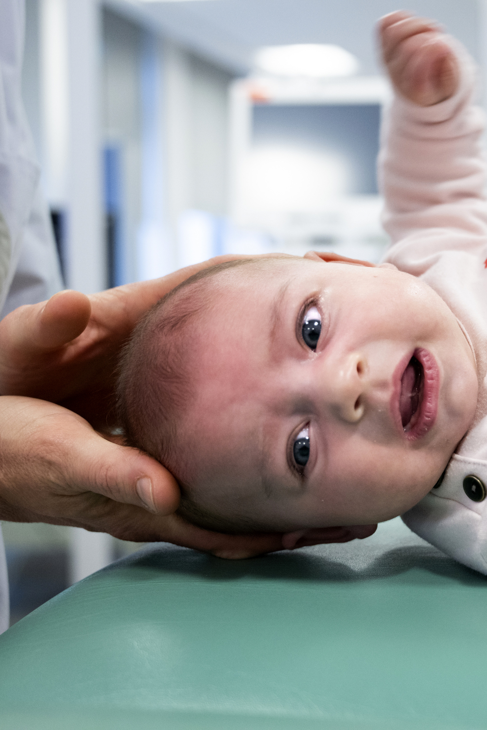 L’ostéopathie, pour favoriser le bien-être des bébés et des mamans à Tournai 1