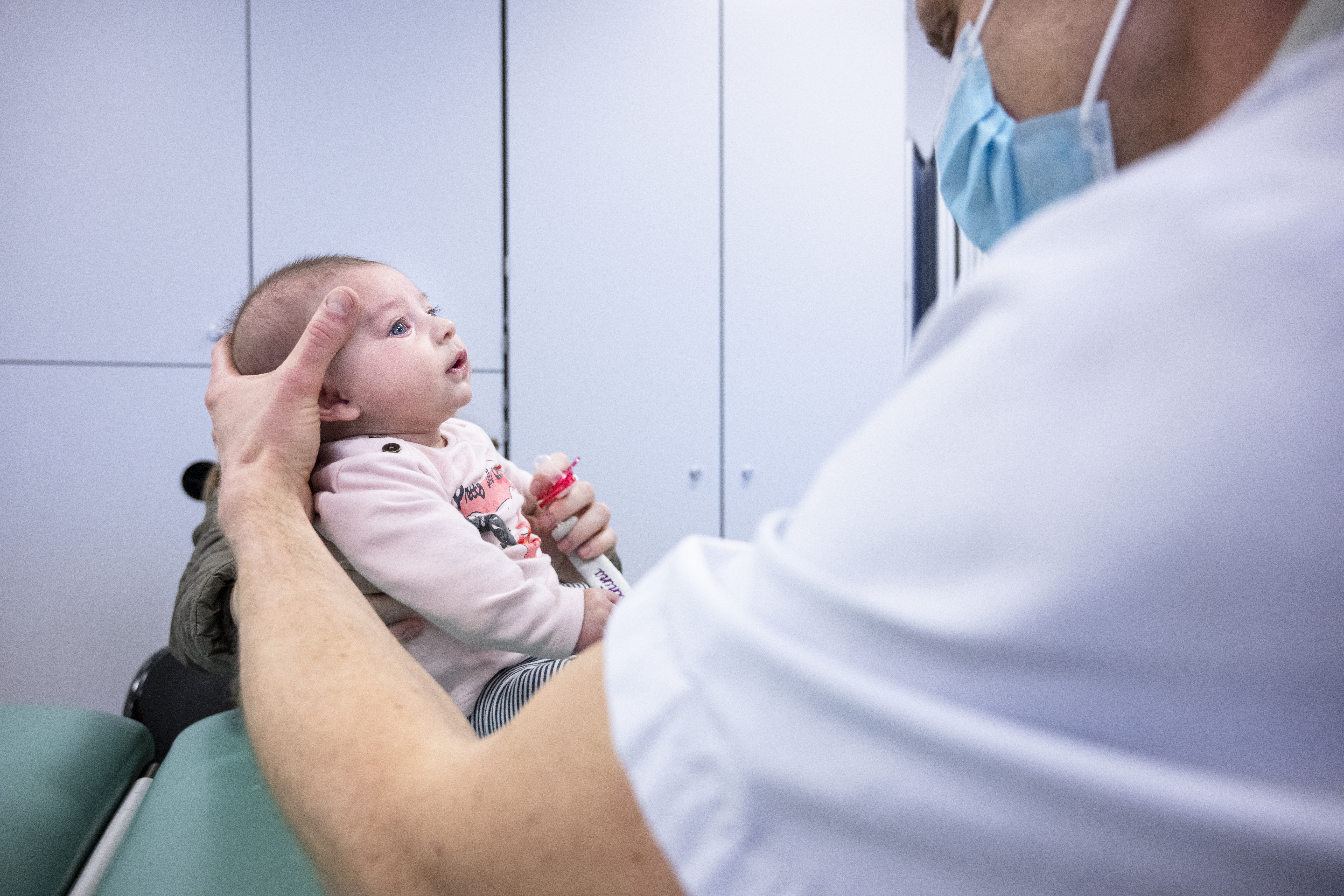 L’ostéopathie, pour favoriser le bien-être des bébés et des mamans à Tournai 3