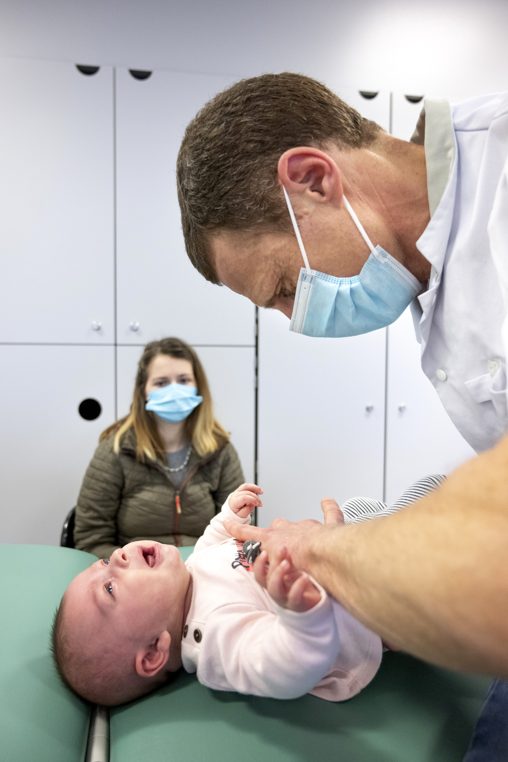 L’ostéopathie, pour favoriser le bien-être des bébés et des mamans à Tournai 4